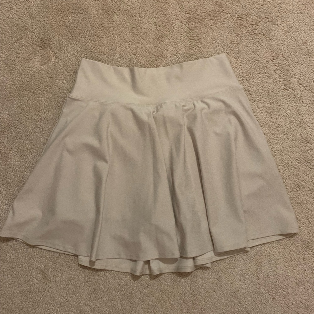 tan skort